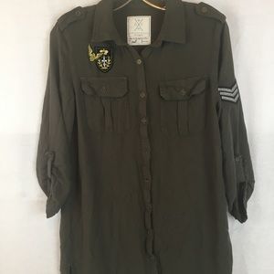 Lady’s top size small great with leggings